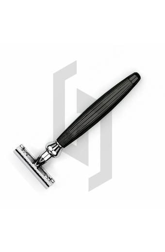 Safety Razor with Close Comb