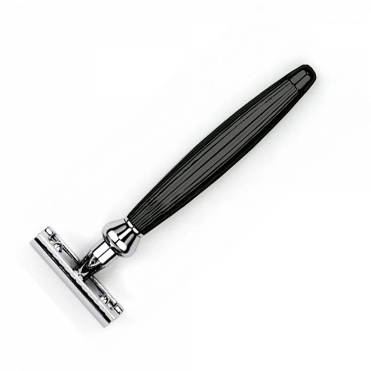 Safety Razor with Close Comb
