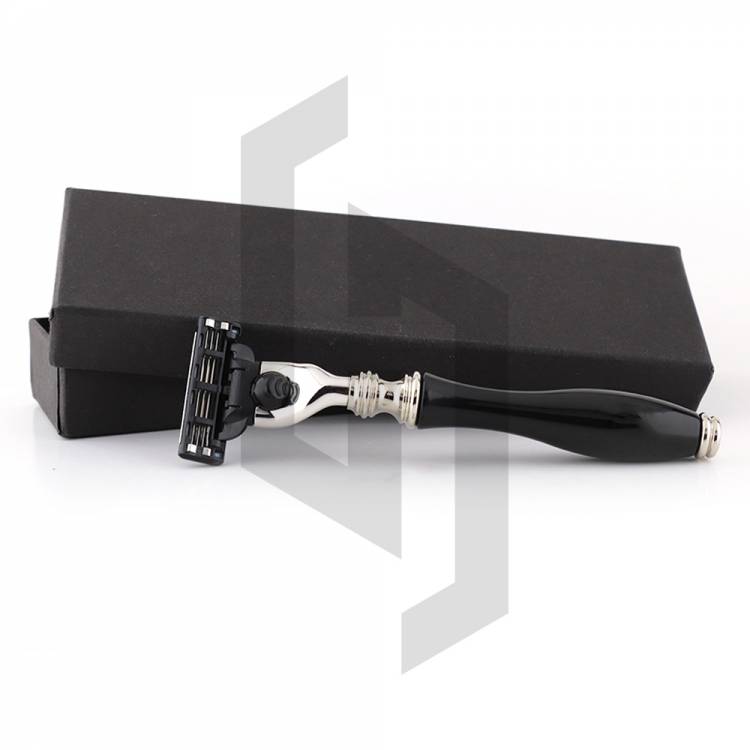 Slim Black Cartridge Razor