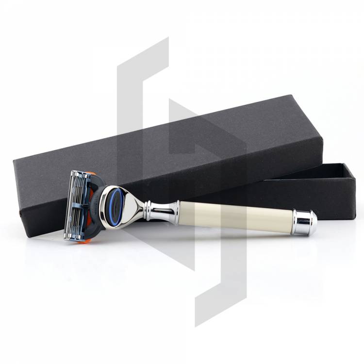 Long Handle Fusion 5 Shaving Razor